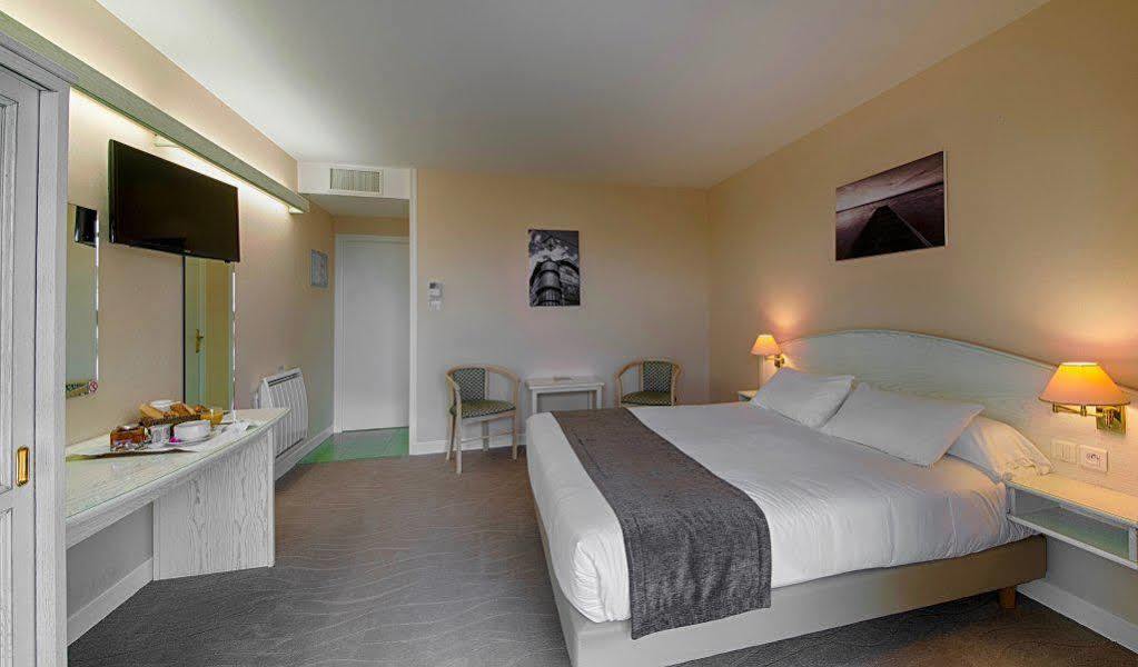 Hotel Le Val Moret Magnant Exterior foto