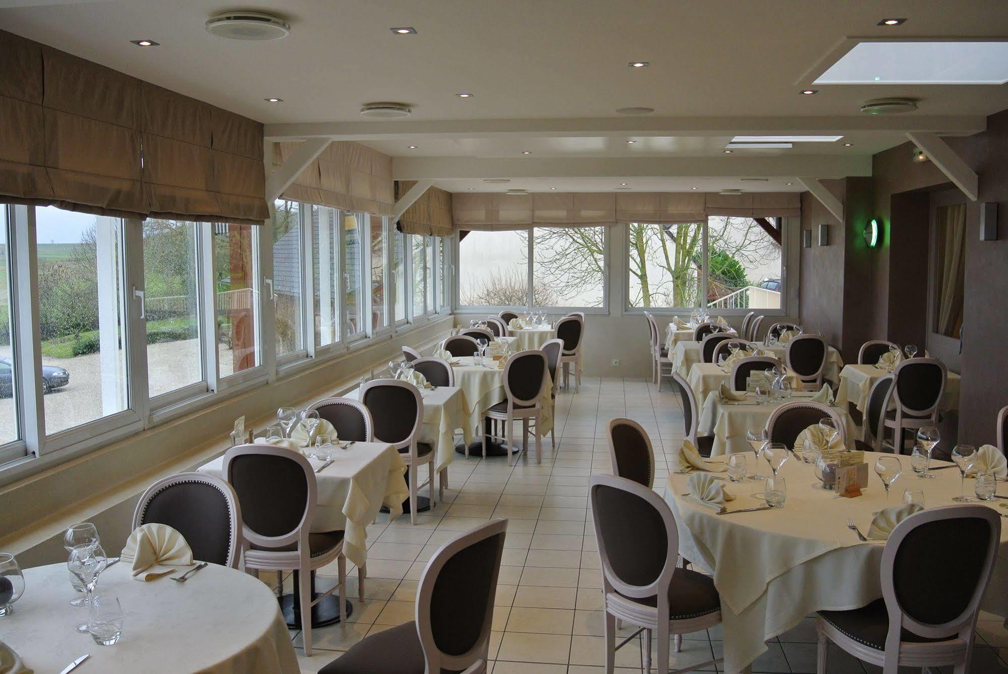 Hotel Le Val Moret Magnant Exterior foto